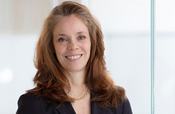 安美特任命Sarah Spray为投资者关系与企业传讯全球负责人 || Corporate